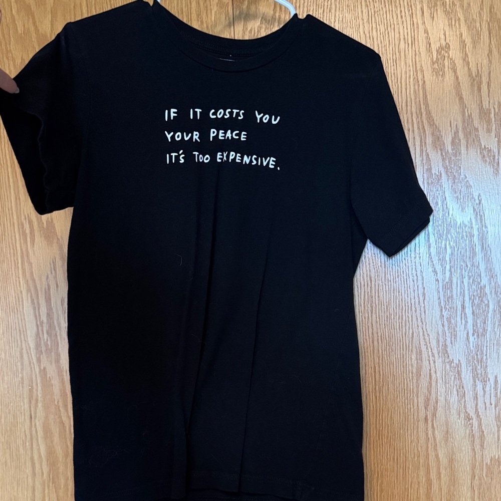 Black Short peace Sleeve Tee